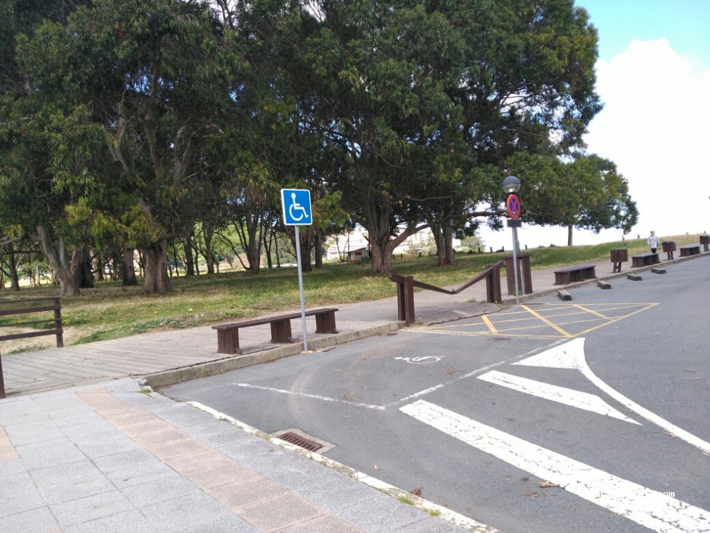 (15172) Oleiros - 781 Avenida Américas — foto 3