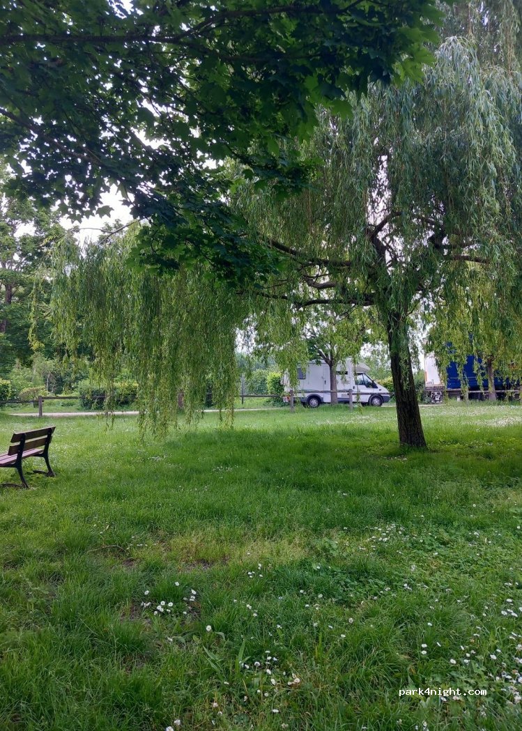 (10150) Sainte-Maure - 1 Ruelle des Pavillons — foto