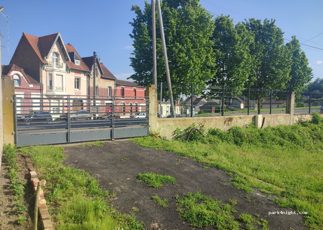 (80300) Albert - 86 Avenue du Général Leclerc — foto
