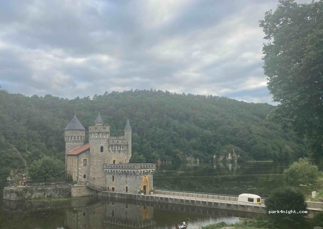 (42590) Saint-Priest-la-Roche - 323 Allée du Château — foto 2