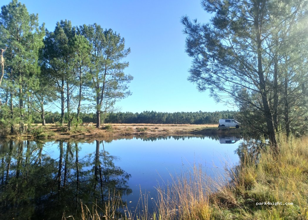 (33770) Salles - Unnamed Road — foto 2
