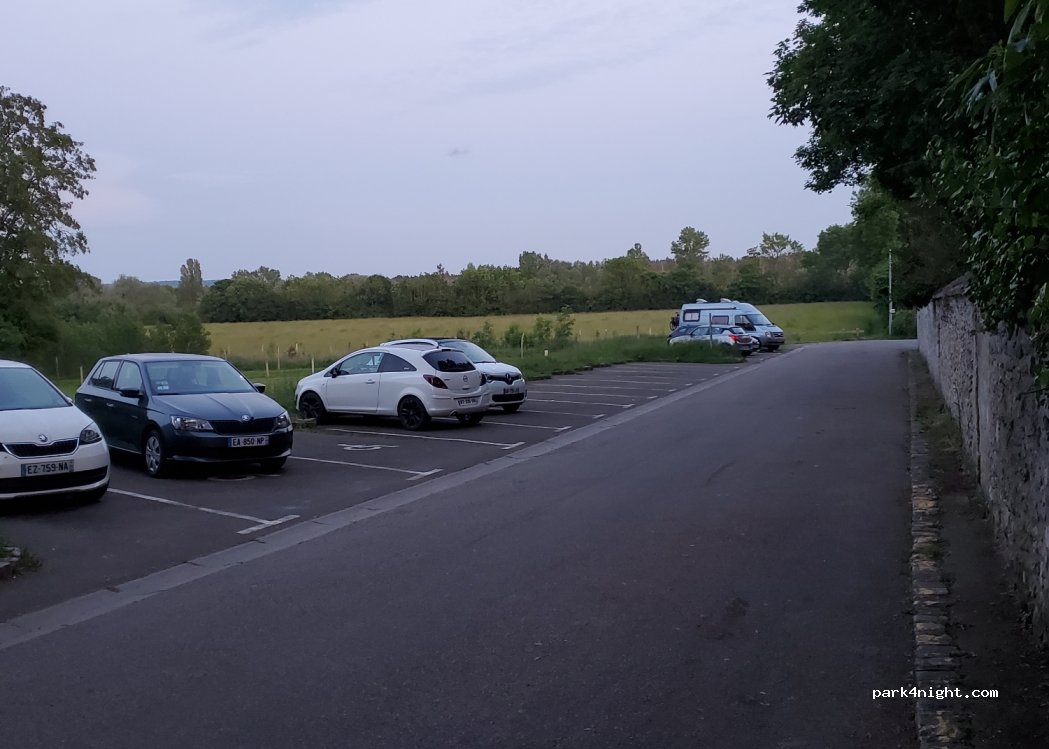 (95780) La Roche-Guyon - 11 Rue des Fraîches femmes — foto 2