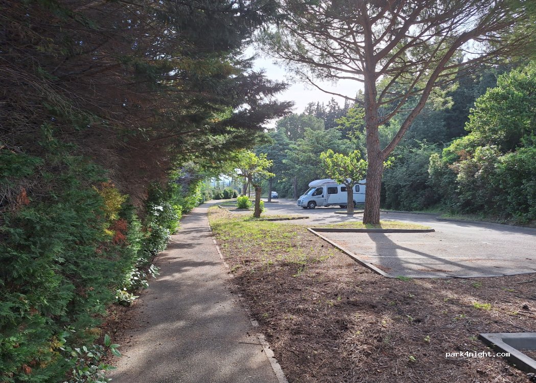 (84450) Saint-Saturnin-lès-Avignon - 107 Montée de la Draille — foto 2