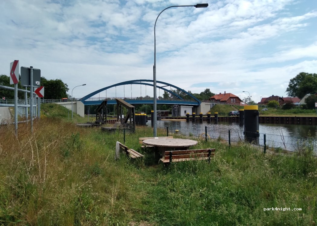 (23560) Lübeck - 76 Schleusenstraße — foto