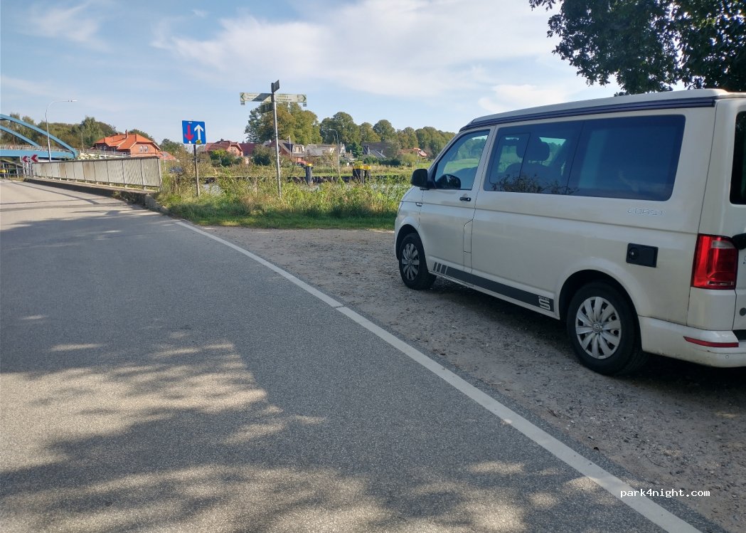 (23560) Lübeck - 76 Schleusenstraße — foto 2