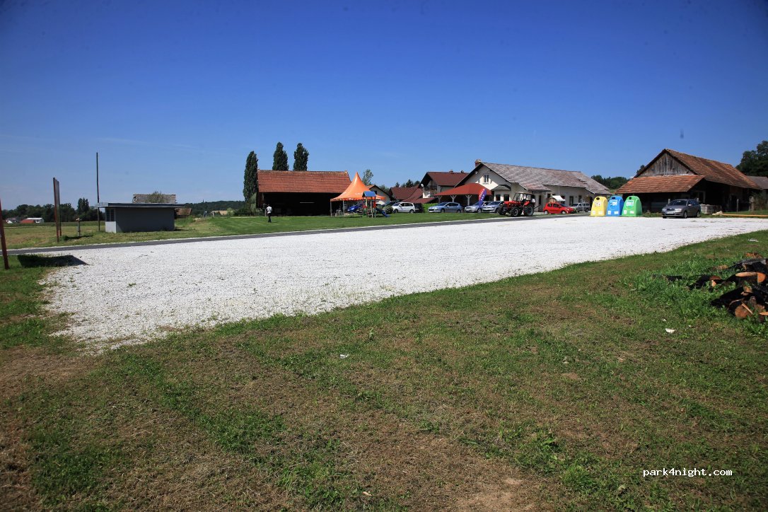 (8254) Artiče - 9 Mali Vrh — foto