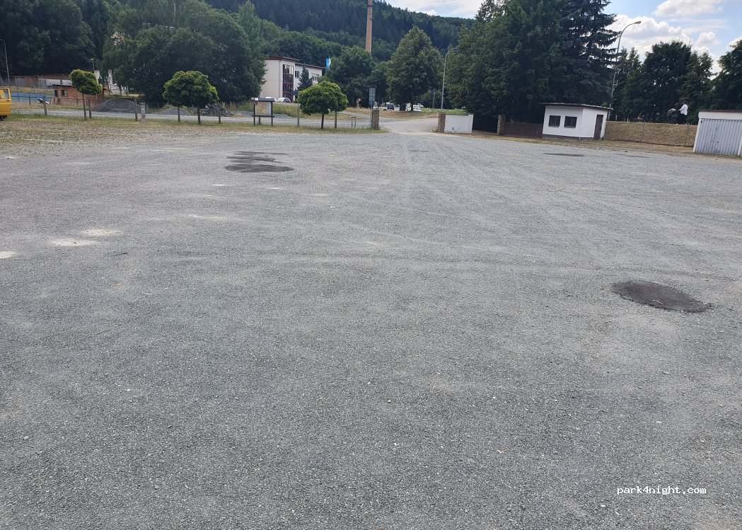 Wohnmobilstellplatz am Sportplatz — foto 2
