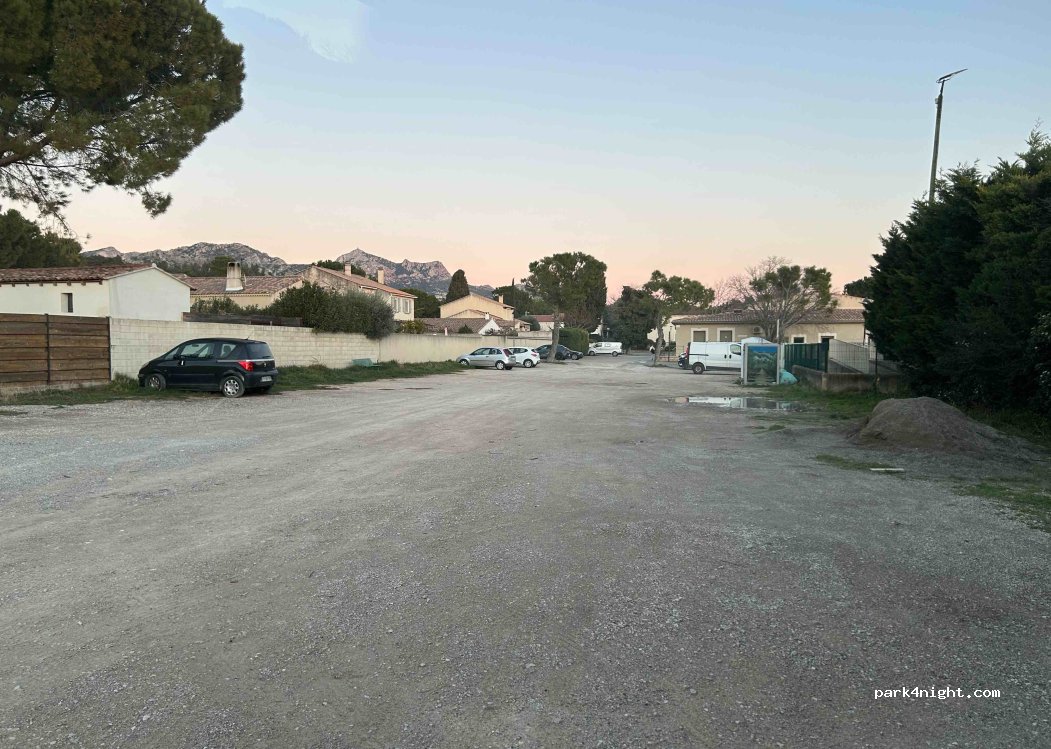 (13930) Aureille - 23 Rue des Bohemiens — foto