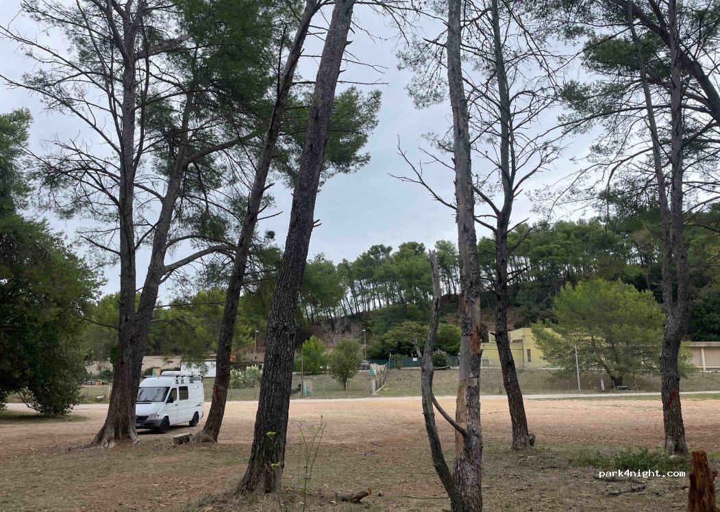 (83400) Hyères - 1140 Chemin de la Source — foto 2