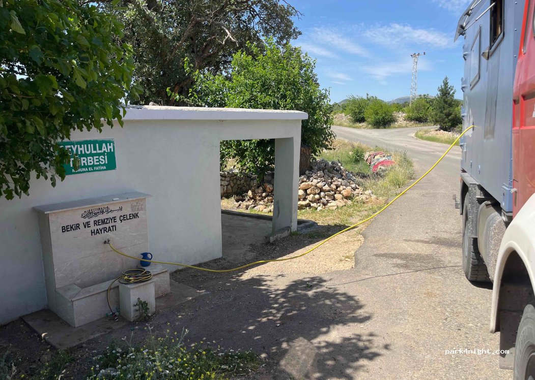 (02240) Kâhta - Unnamed Road — foto