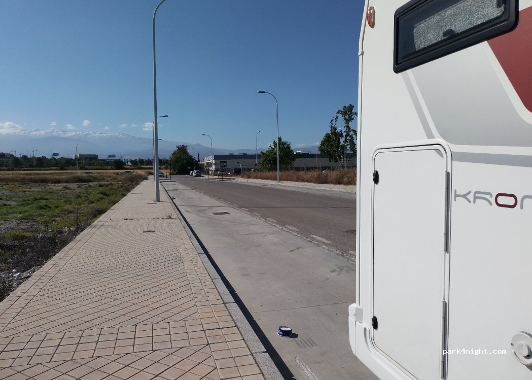 (18015) Granada - 174 Carretera de Málaga — foto