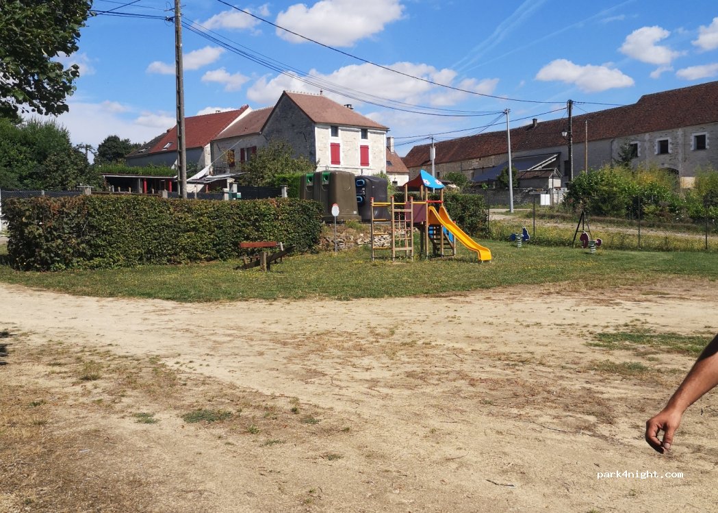 (89560) Fouronnes - 16 Route de Courson — foto 3