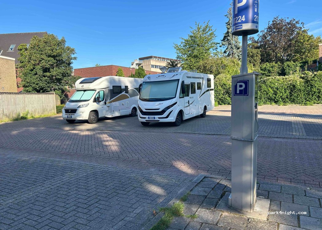 (8011 JC) Zwolle - 51 Van Karnebeekstraat — foto 3