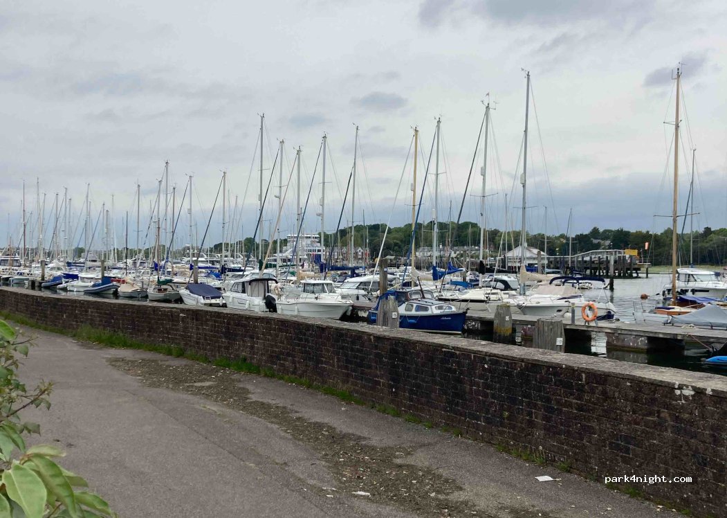 (SO41 3SE) Lymington - Bath Road — foto
