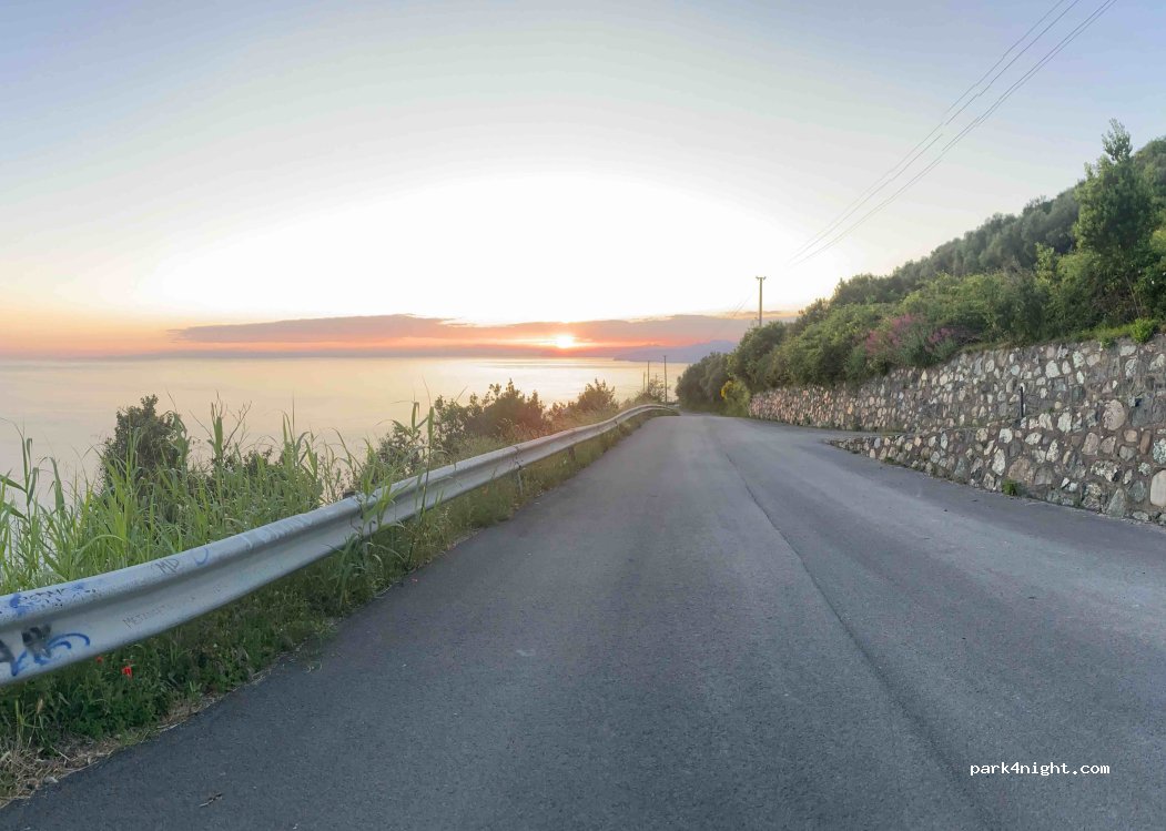 (19015) Levanto - Unnamed Road — foto