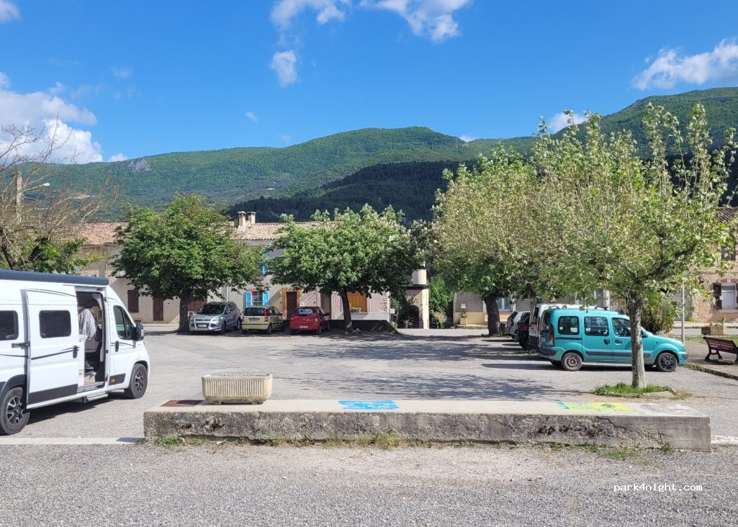 (05300) Barret-sur-Méouge - 2 Montée du Pigeonnier — foto