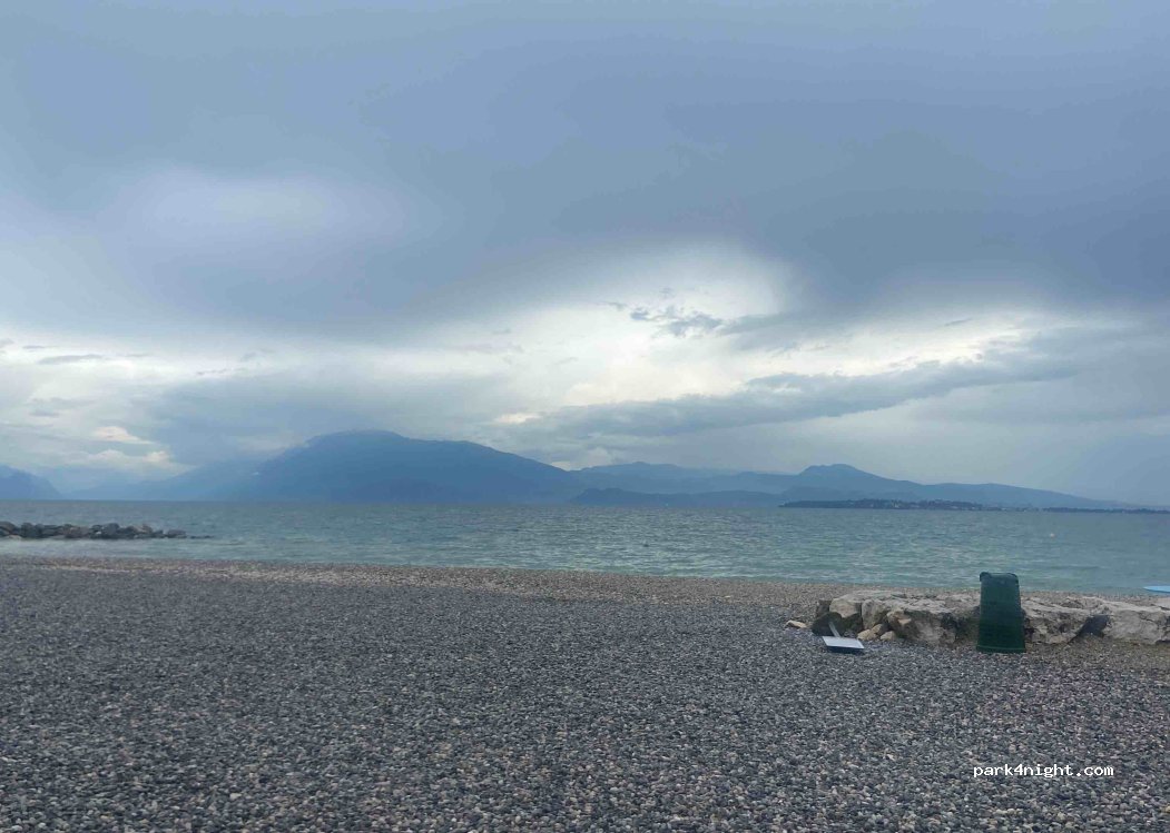 (25015) Desenzano del Garda - 91 Lungolago Cesare Battisti — foto