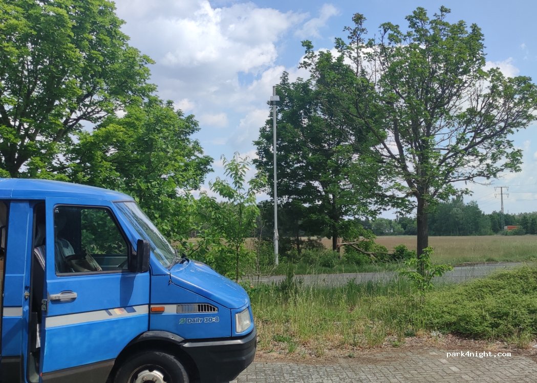 (15757) Halbe - 1 Sonnenallee — foto 2
