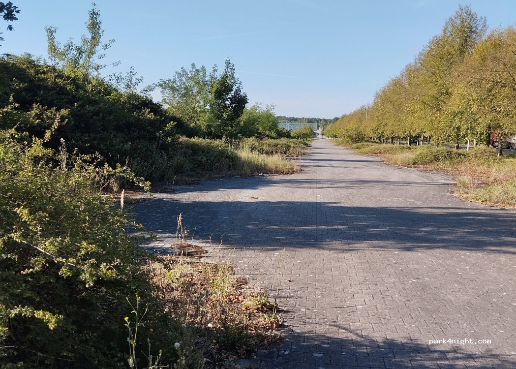 (15757) Halbe - 1 Sonnenallee — foto 3