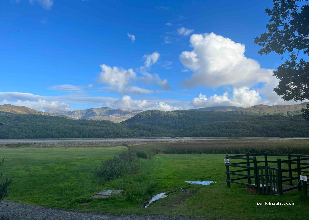 TYDDYNDU Campsite Bontddu — foto