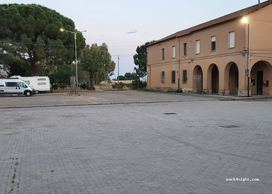 (95041) Santo Pietro - 4 Piazza della Pineta — foto 2
