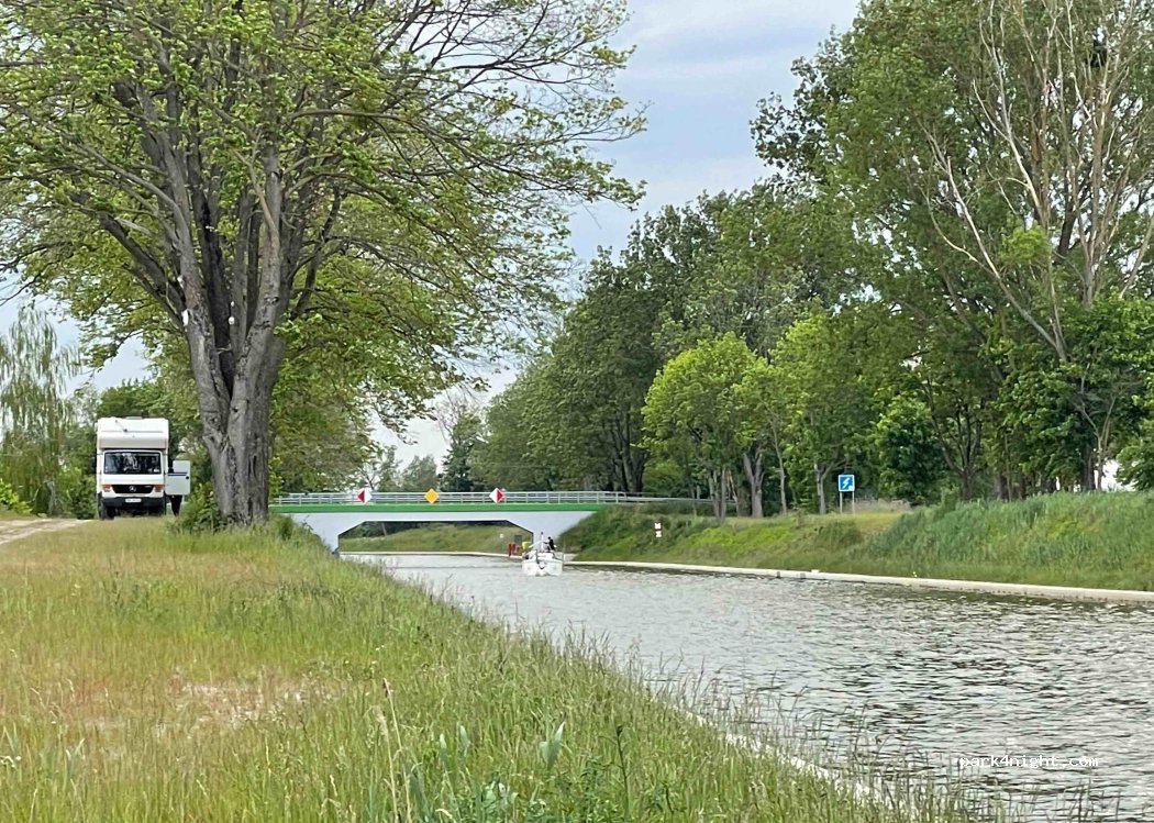 (11-520) Szymonka - Unnamed Road — foto