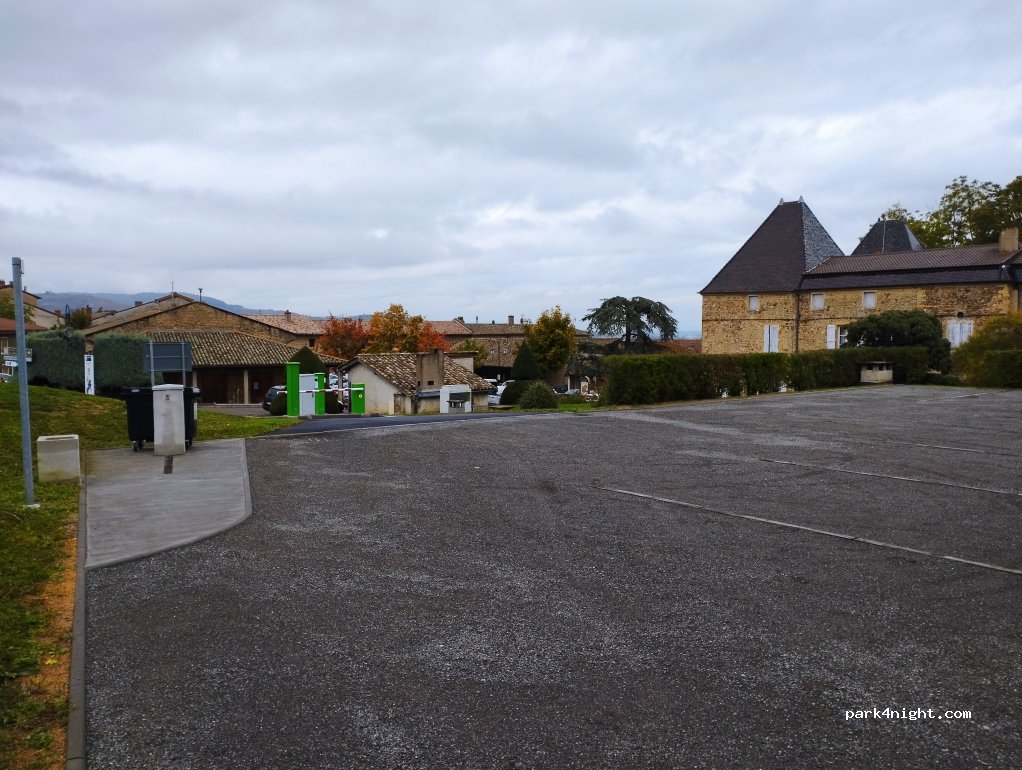 (69910) Villié-Morgon - Rue du Château de Fontcrenne — foto 2