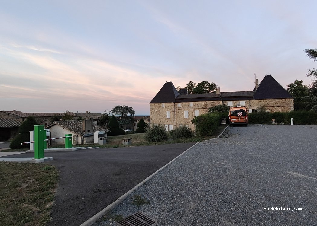 (69910) Villié-Morgon - Rue du Château de Fontcrenne — foto 4