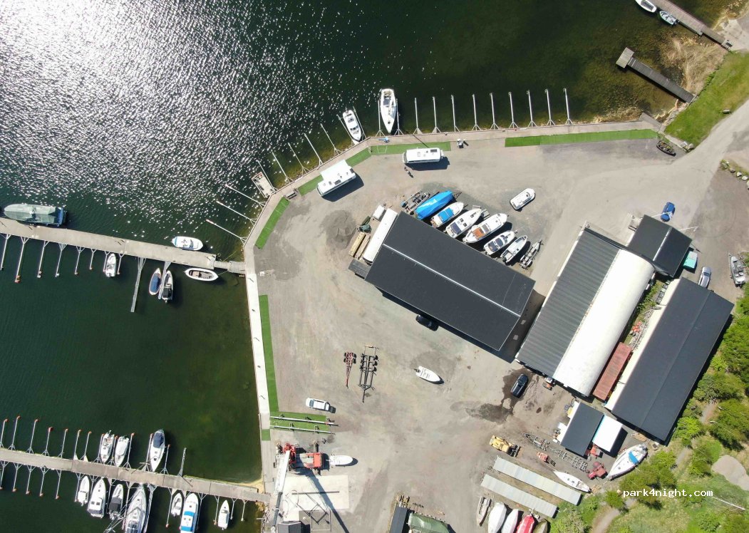 Loftahammars Varv & Marina Ställplats — foto