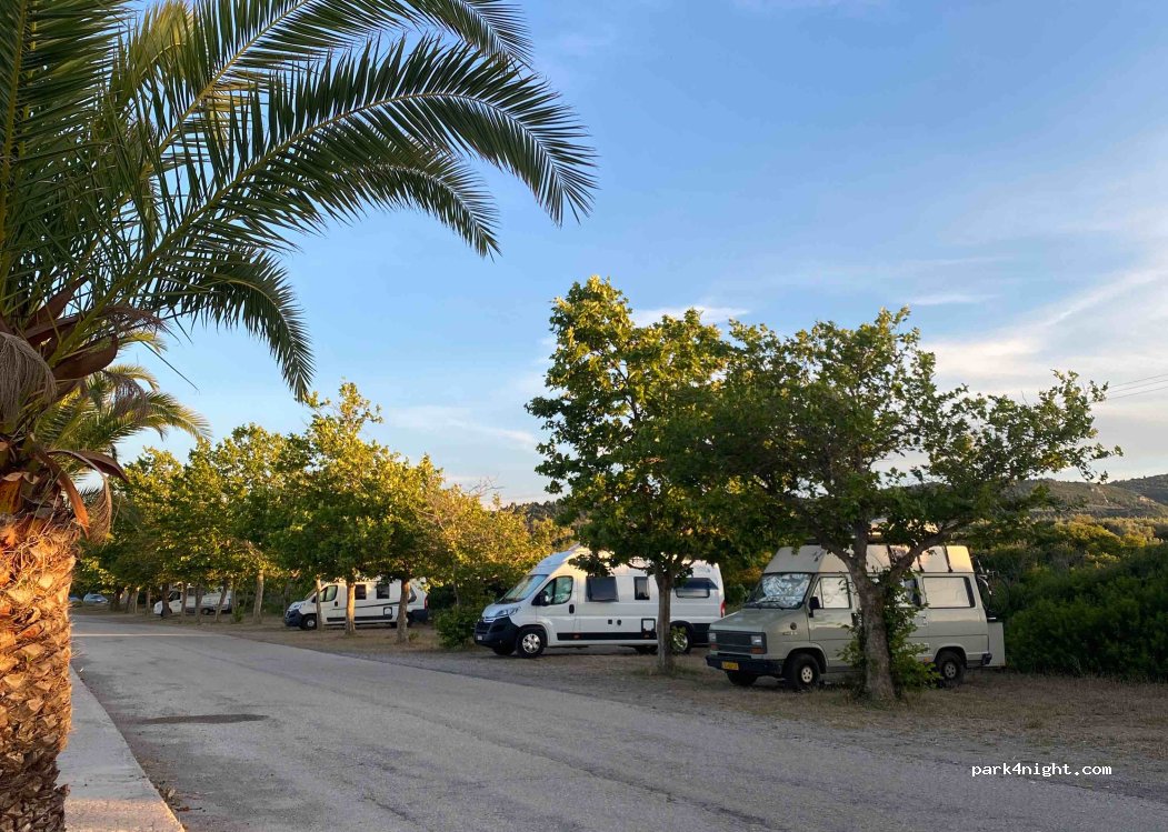 (352 00) Arkitsa - Unnamed Road — foto 2