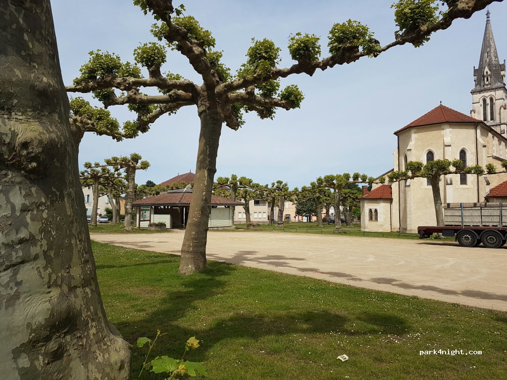 (40420) Labrit - 141 Place de l'Église — foto