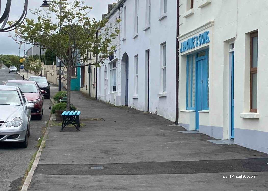 (F26 X5N3) Ballycastle - Main Street — foto