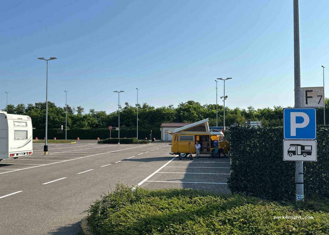 (15069) Outlet - 1 Strada Provinciale ex Strada Statale 35bis dei Giovi — foto 2