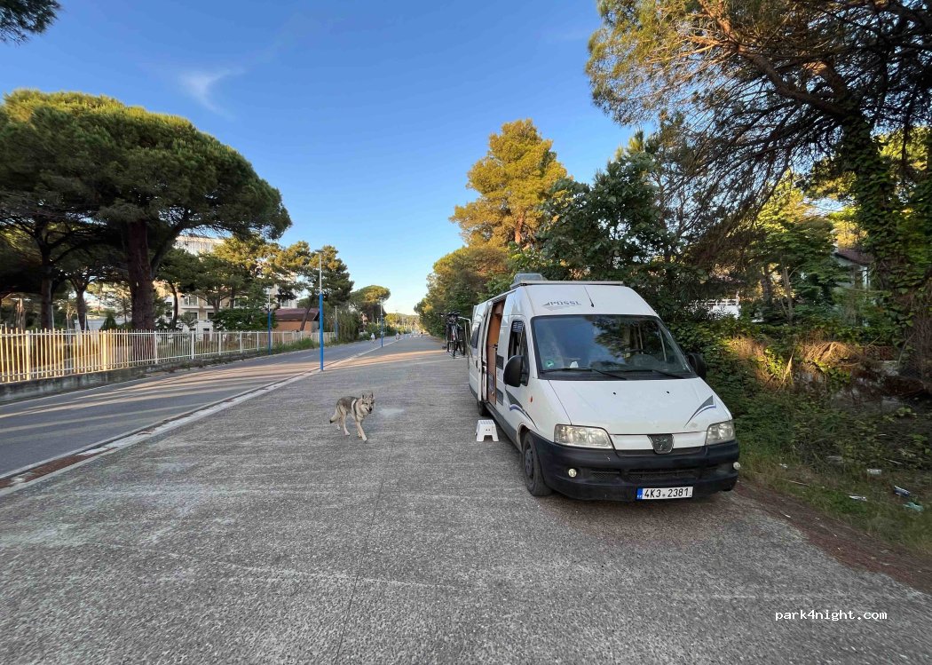 () Golem - Unnamed Road — foto