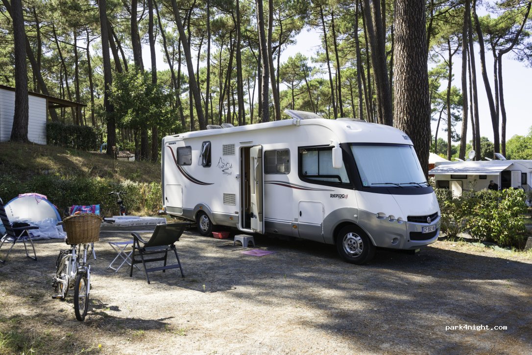 Camping*** Campéole Domaine de Montcalm — foto