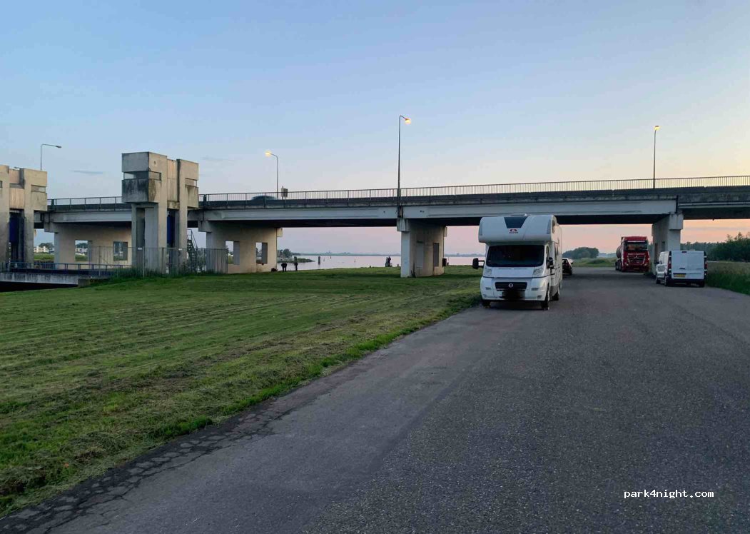 (3896 LB) Zeewolde - 99 Erkemederweg — foto