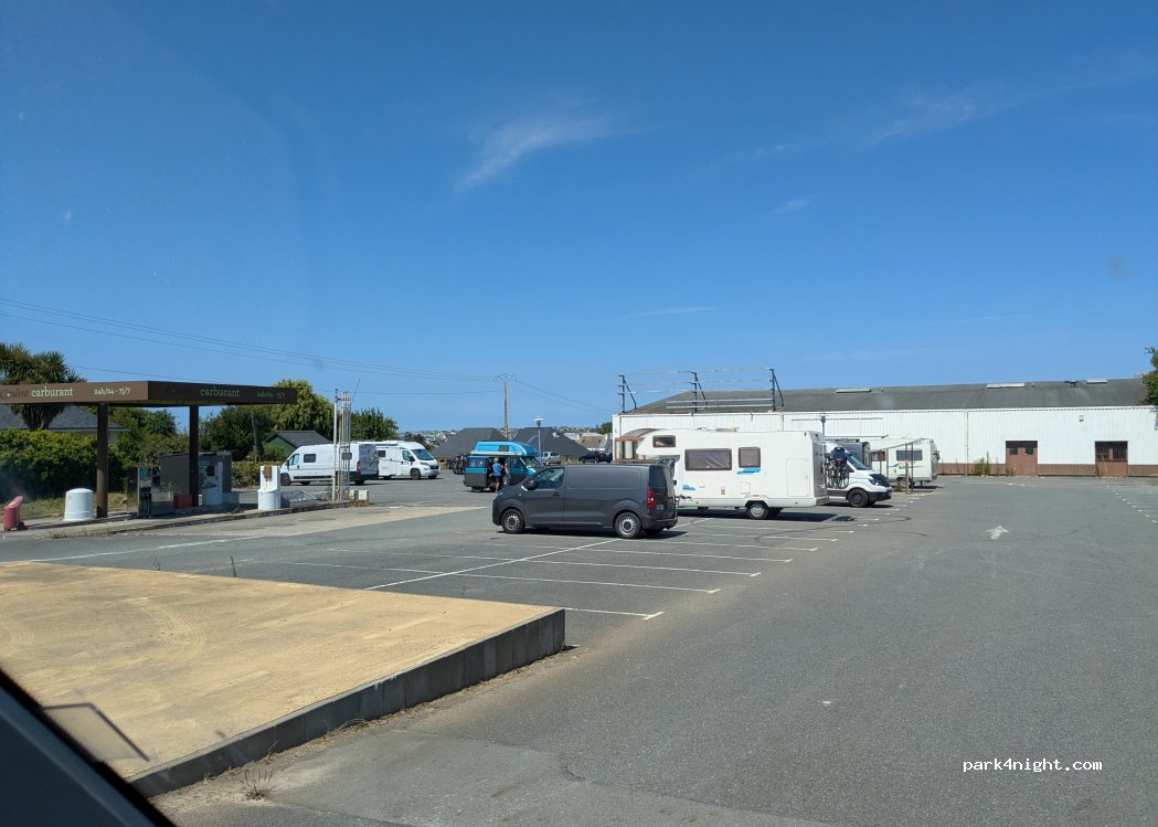 (29680) Roscoff - 1 Kerguennec — foto 3