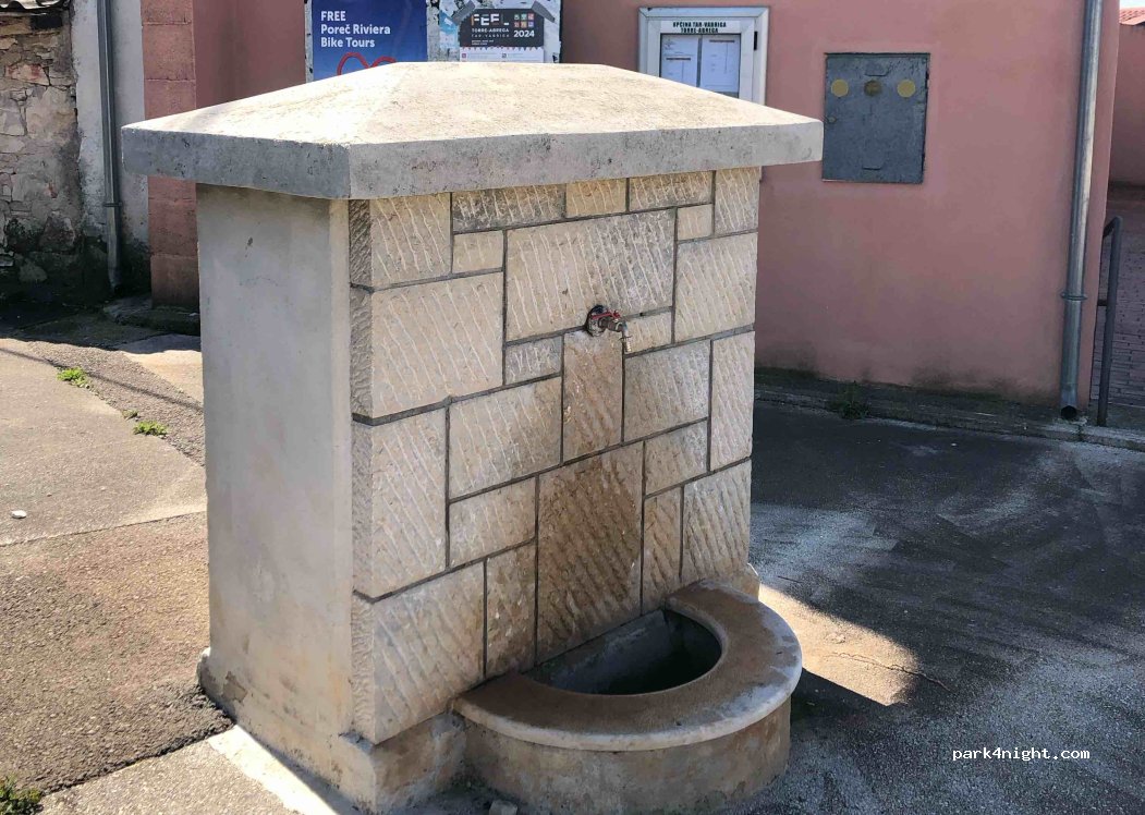 (52440) Vabriga - 39 Ulica Istarske Kontrade — foto