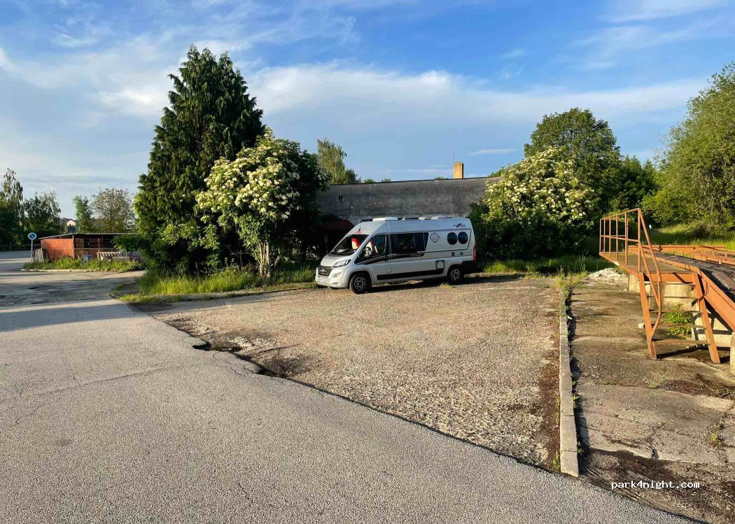(381 01) Český Krumlov - Hřbitovní — foto 2