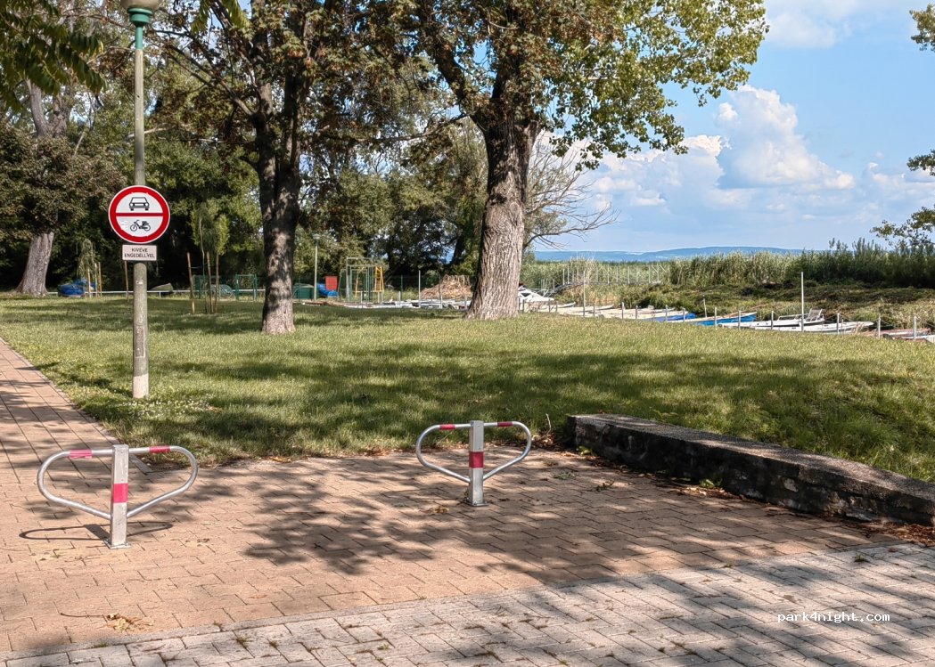 (8243) Balatonakali - 37 Révész út — foto 2