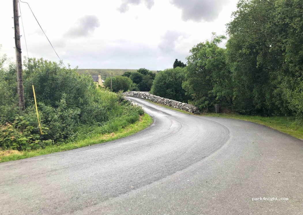 (H91 D8W9) Derryglinna - Unnamed Road — foto
