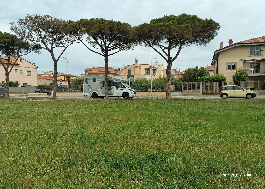 (58015) Orbetello - 31 Lungo Lago Bruno Buozzi — foto