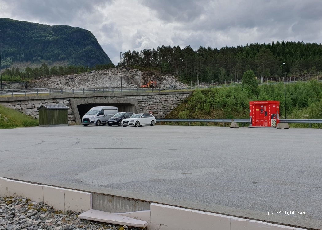 (6973) Sande i Sunnfjord - 11 Bygstadvegen — foto 2