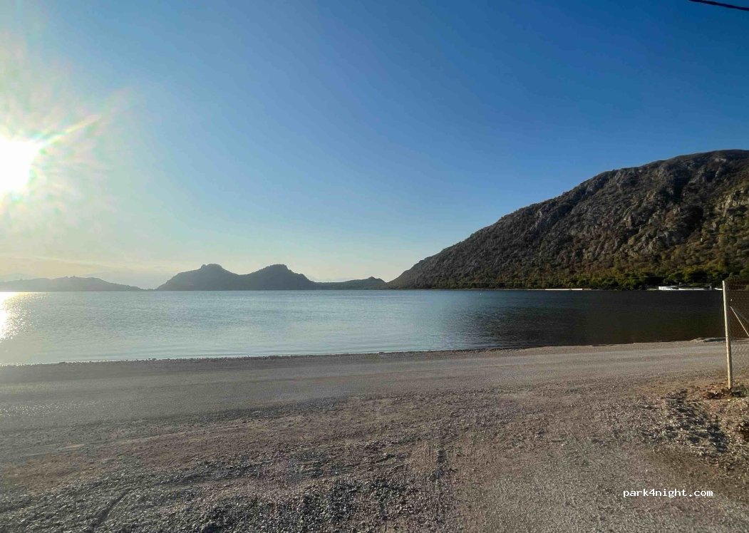 (203 00) Loutraki Agii Theodori - Unnamed Road — foto 2