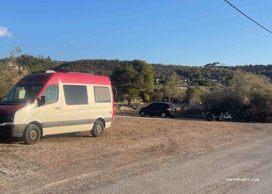 (203 00) Loutraki Agii Theodori - Unnamed Road — foto 3