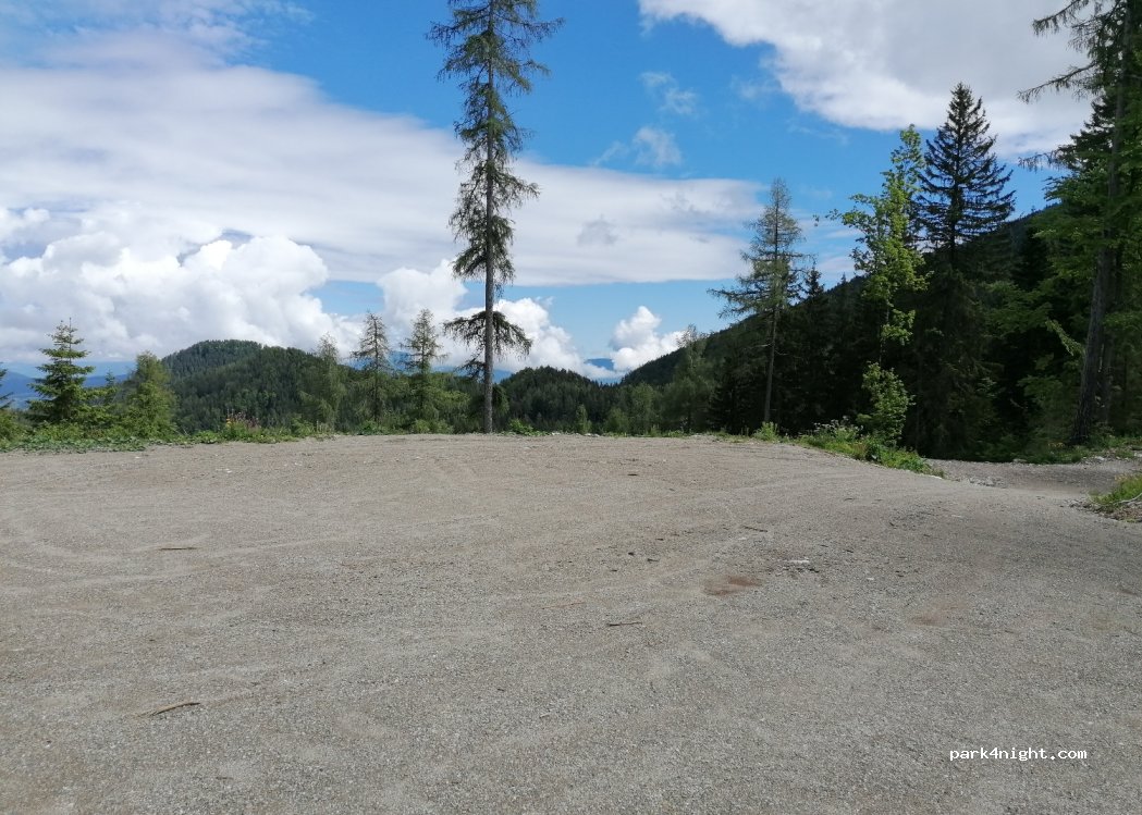 (2393) Črna na Koroškem - 17 Jazbina — foto