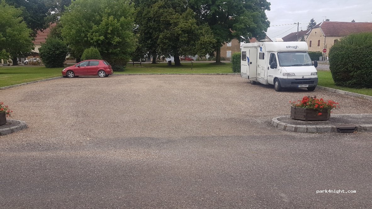 (70700) La Chapelle-Saint-Quillain - 3 Le Village — foto 2