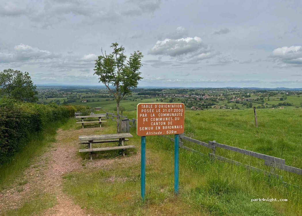 (71110) Briant - Unnamed Road — foto
