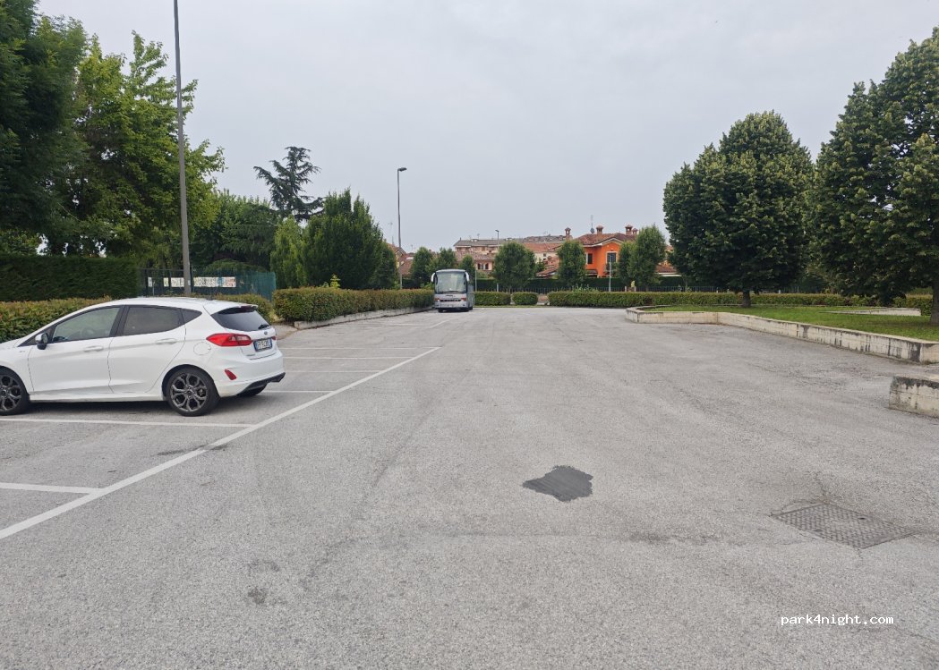 (12045) Fossano - 12 Viale della Repubblica — foto