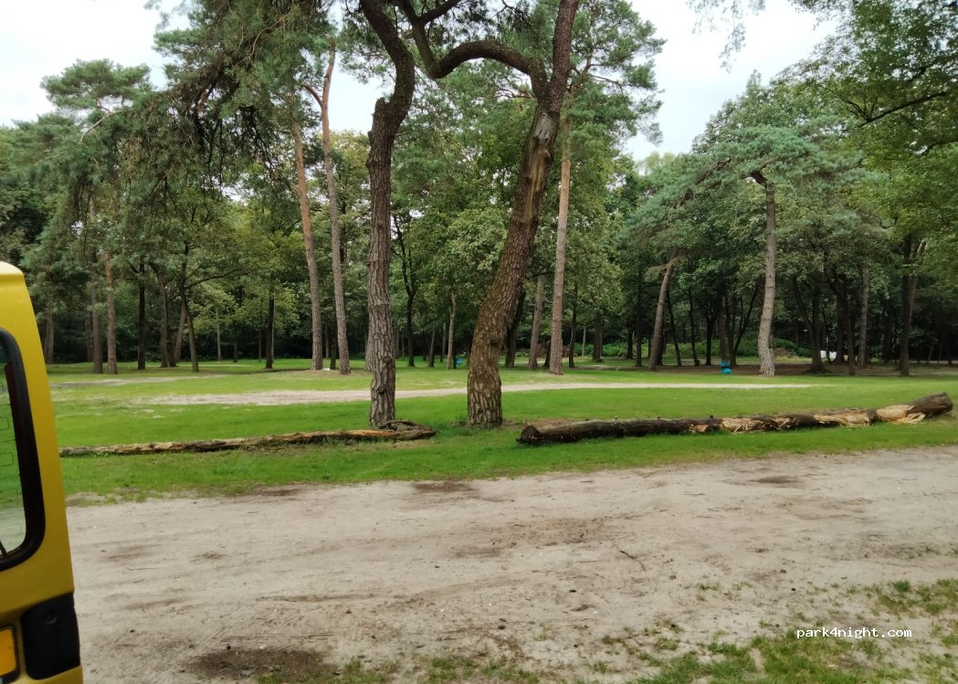 Parkeerplaats de IJzeren Man — foto